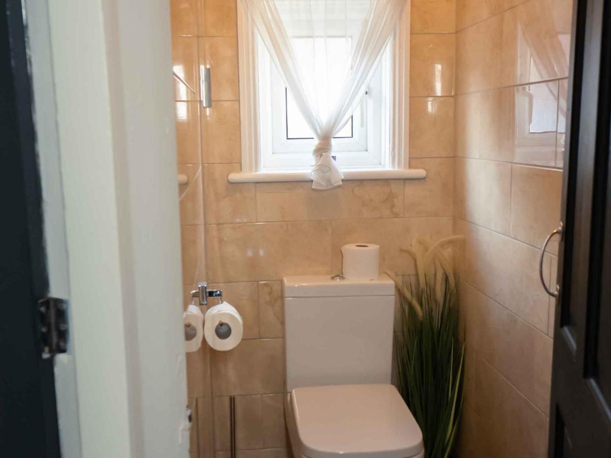 Pass The Keys Amazing, Newly Renovated 5Bedroom House Sleeps 10 Scarborough Kültér fotó