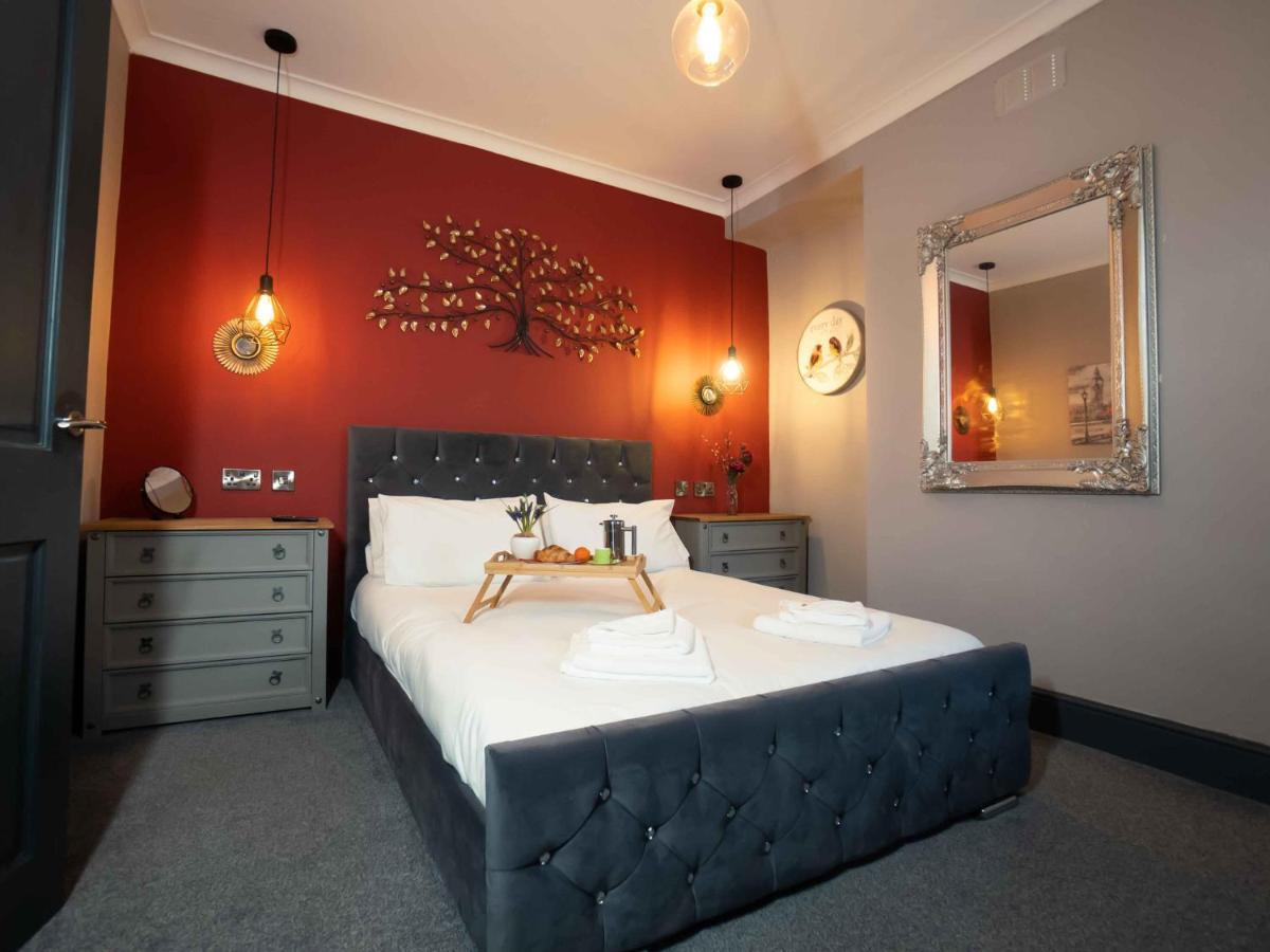 Pass The Keys Amazing, Newly Renovated 5Bedroom House Sleeps 10 Scarborough Kültér fotó