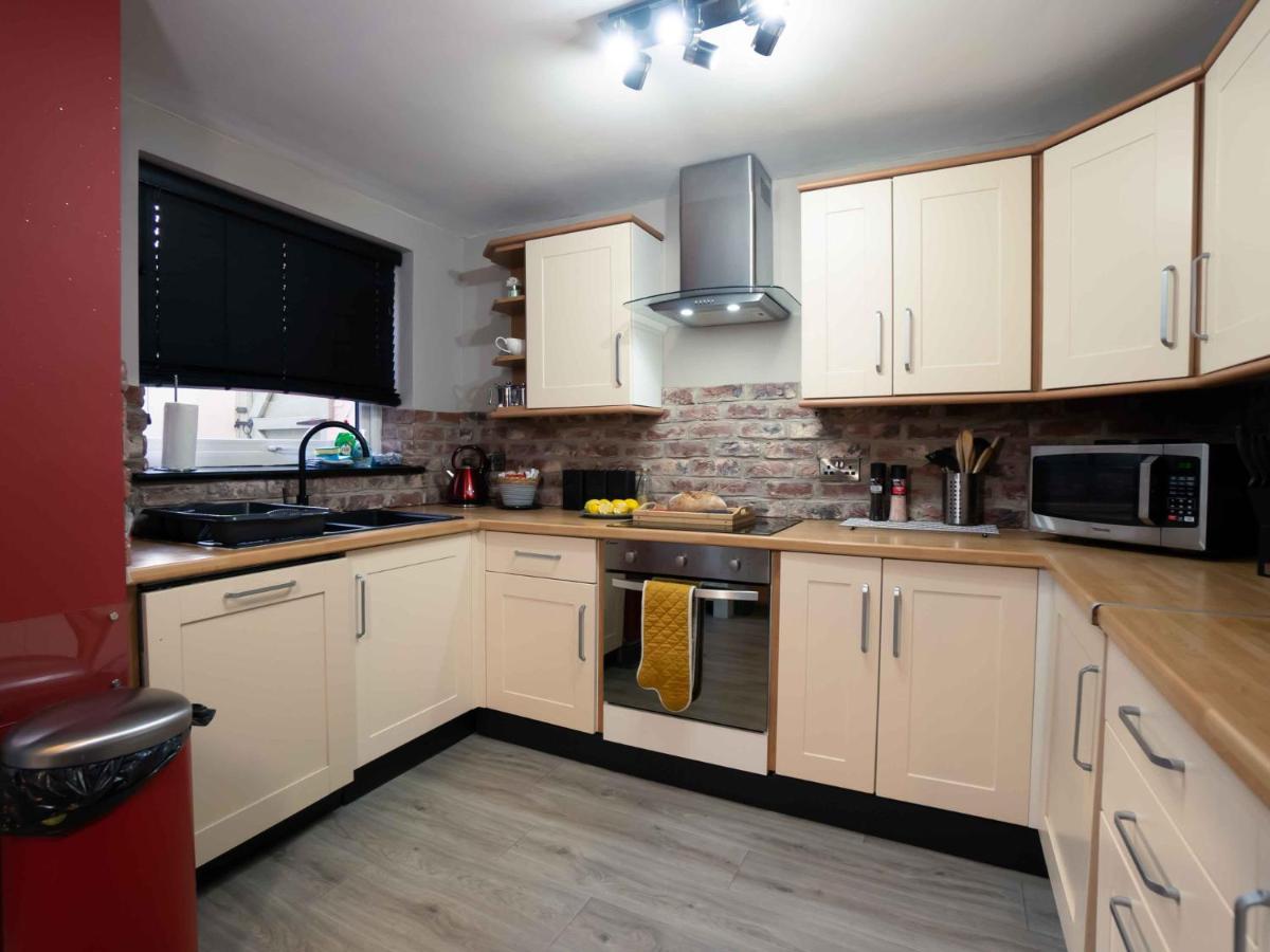 Pass The Keys Amazing, Newly Renovated 5Bedroom House Sleeps 10 Scarborough Kültér fotó