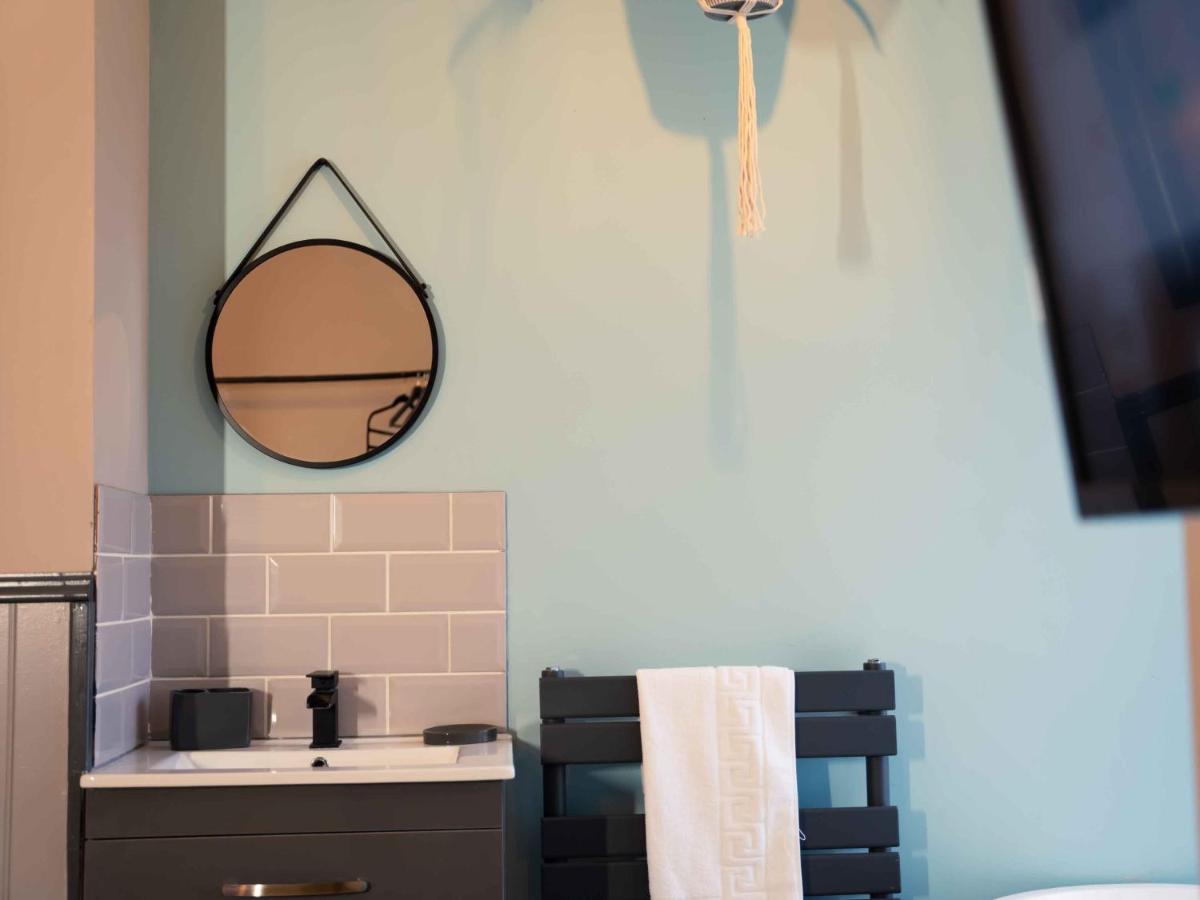 Pass The Keys Amazing, Newly Renovated 5Bedroom House Sleeps 10 Scarborough Kültér fotó