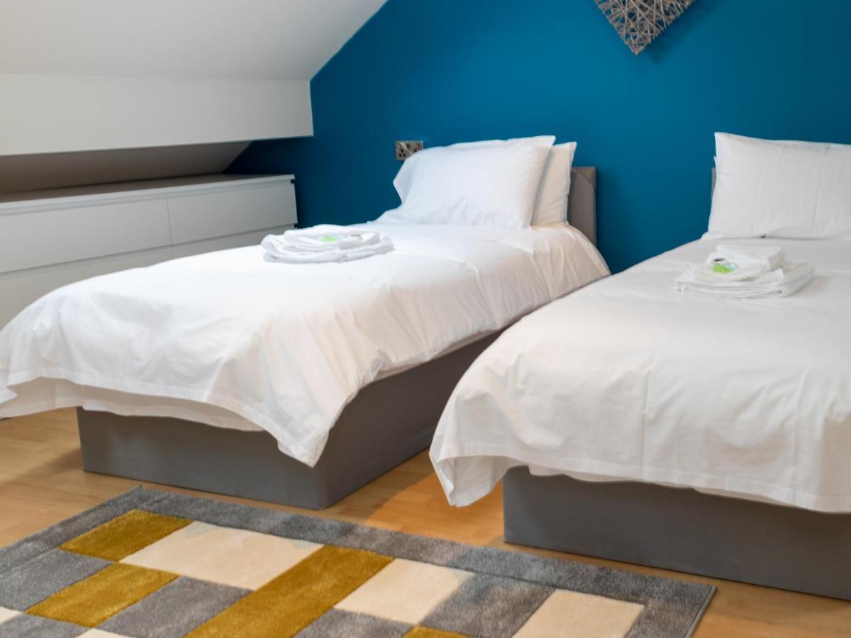 Pass The Keys Amazing, Newly Renovated 5Bedroom House Sleeps 10 Scarborough Kültér fotó