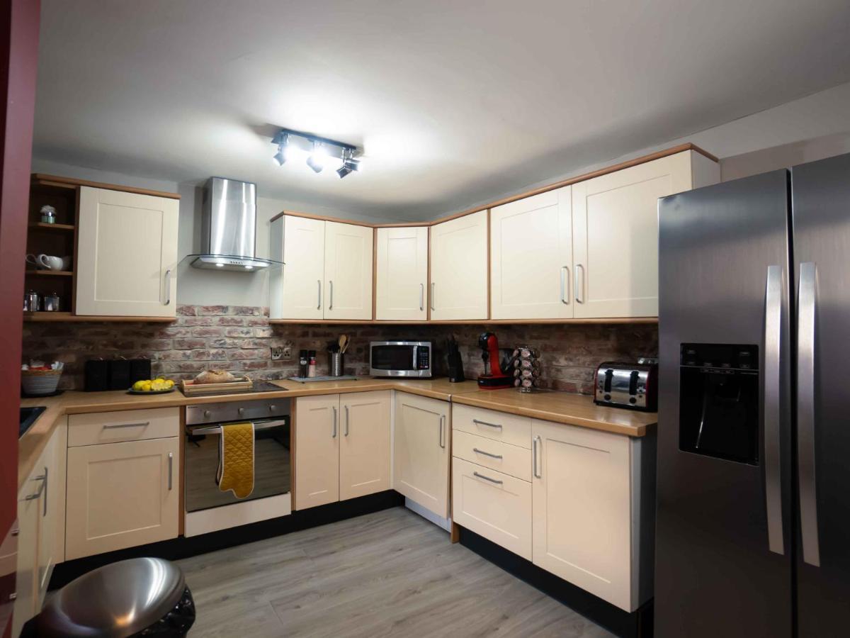 Pass The Keys Amazing, Newly Renovated 5Bedroom House Sleeps 10 Scarborough Kültér fotó